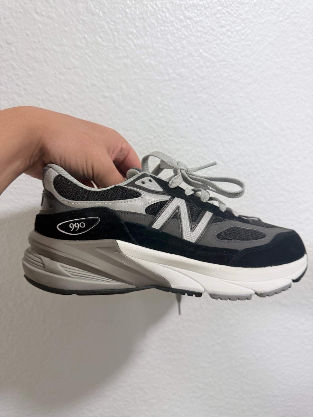 New Balance 990v6 Men's Athletic Sneaker - Black & Gray - Picture 6 of 9